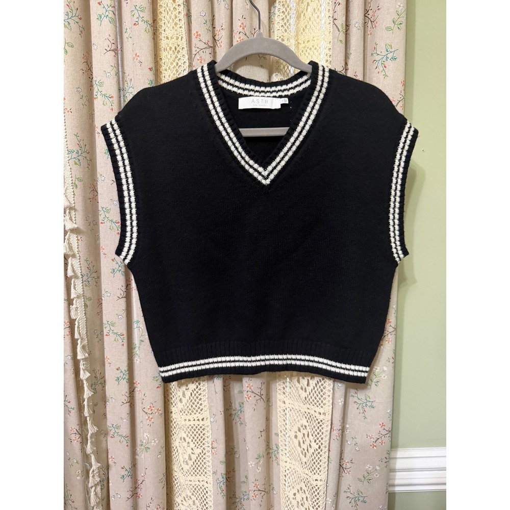 ASTR The Label Sweater Vest Large Black White Wool Varsity Preppy V Neck